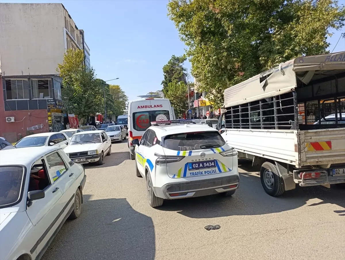 adiyamanda yasli adam otomobilin carpmasiyla yaralandi HgMexU8E.jpg
