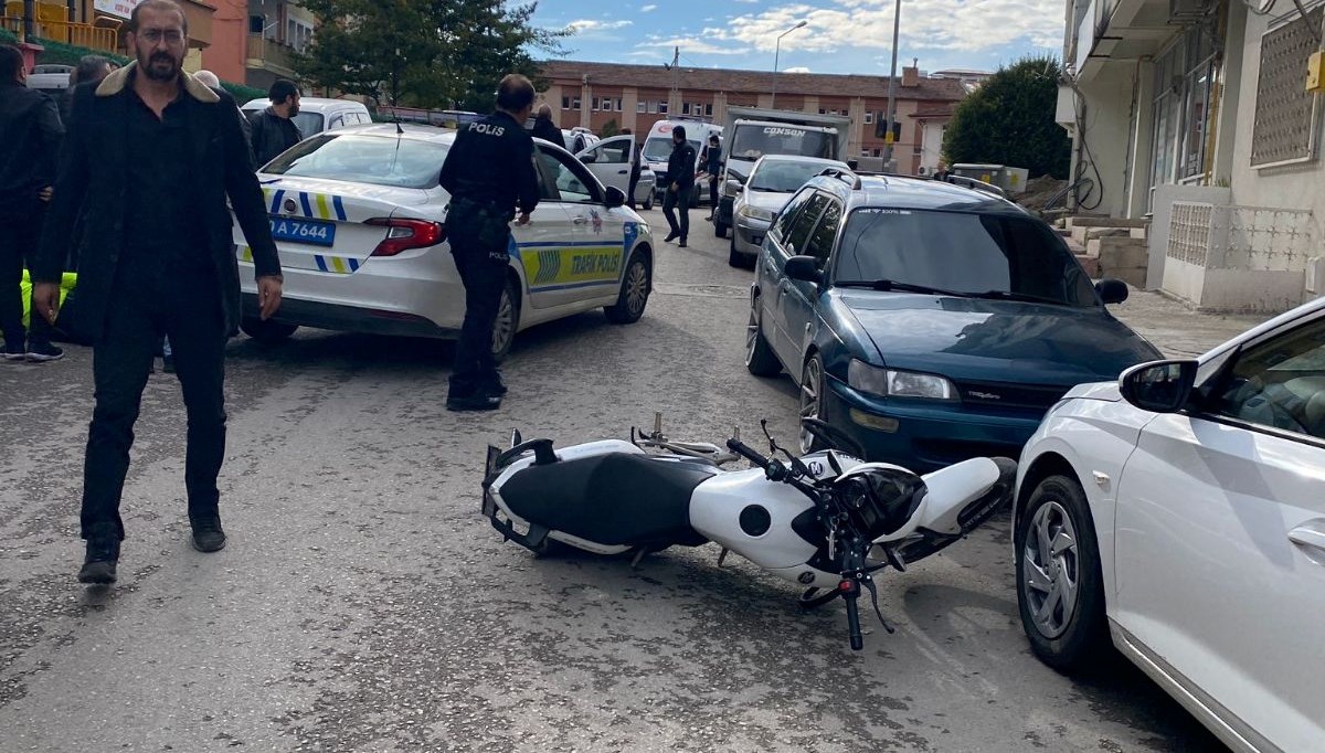 dur ihtarina uymadi 2 polis yaralandi mSIRjMbQ.jpg