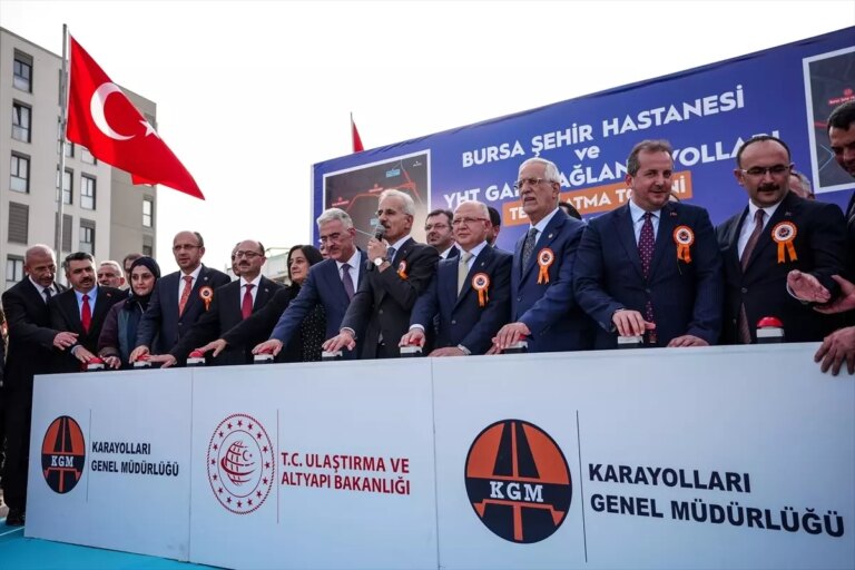 bakan-uraloglu-sehir-hastanesi-ve-yht-gari-baglanti-yollari-temel-atma-toreninde-konustu-aciklamasi-lA1X5ZBz.jpg