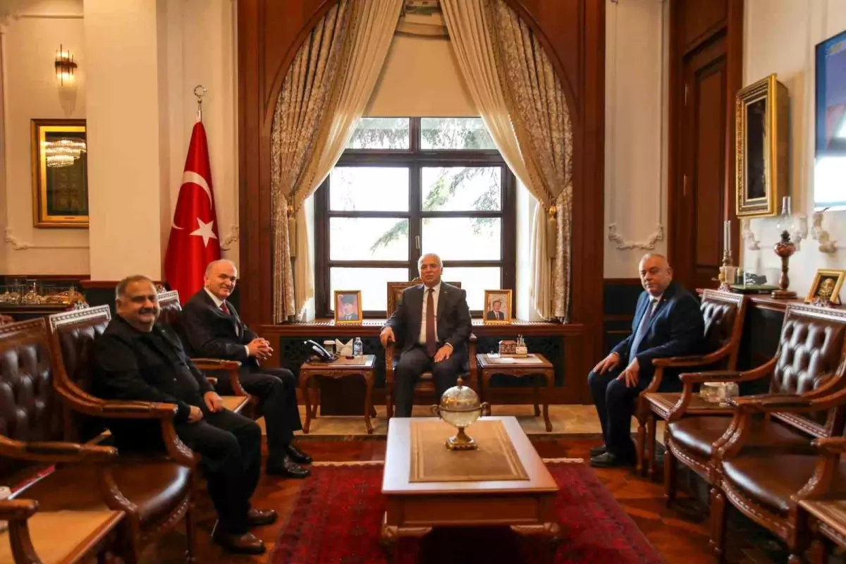 duzce heyeti trabzonda onemli ziyaretlerde bulundu K1hI1Smh.jpg