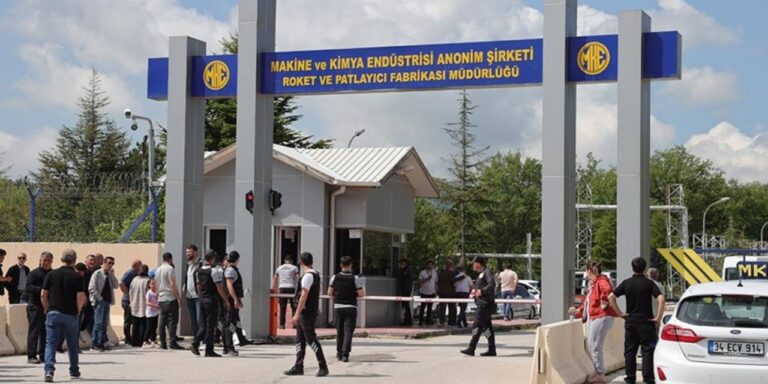 5-isciye-mezar-olmustu-mke-roket-fabrikasindaki-patlama-davasinda-karar-976YMR45.jpg