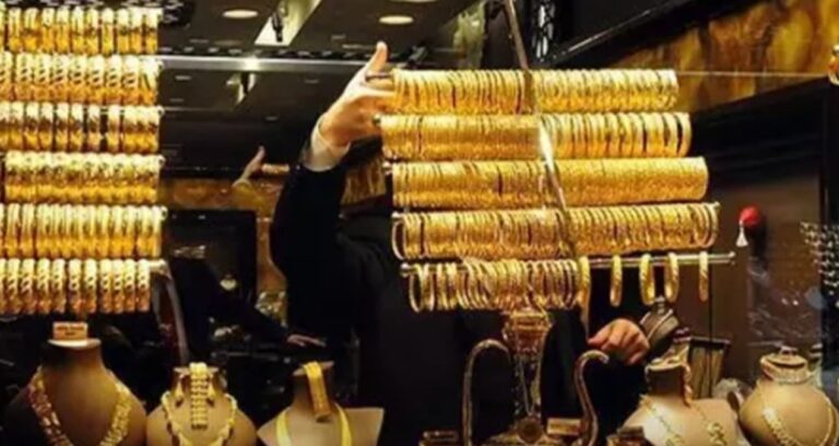 istanbulda-kuyumcu-vurgunu-altinlari-topladi-kayiplara-karisti-PkhskrEl.jpg