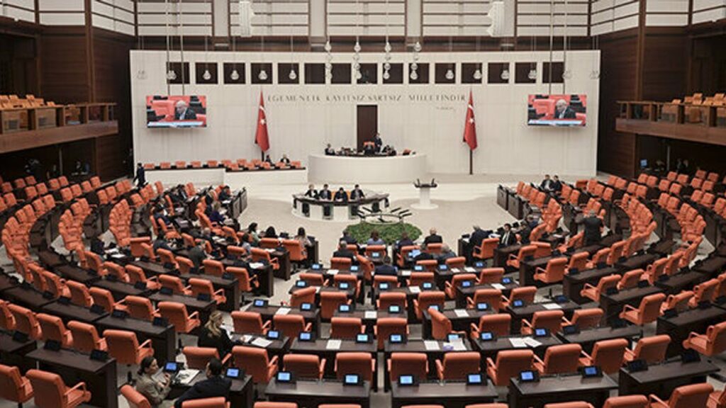 Milyonlara müjde! Emekliye zam, gençlere istihdam desteği geliyor