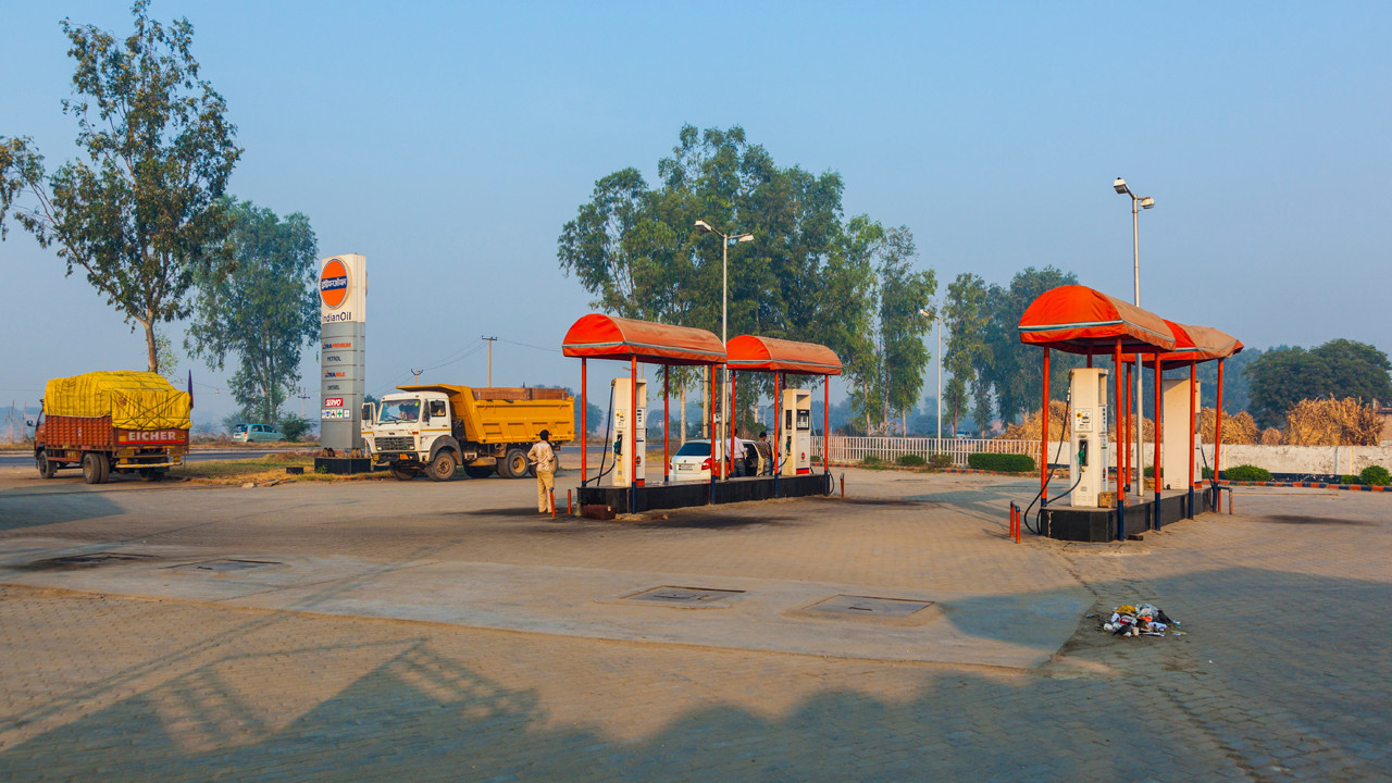 Teneke kutulardan akıllı pompalara: Akaryakıt istasyonlarının bilinmeyen tarihi